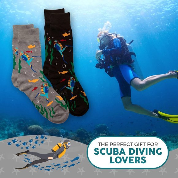 Scuba Diving Underwater Swimming Oxygen Tank Fish Foozys 2 Pair Men's Socks - Picture 2 of 5